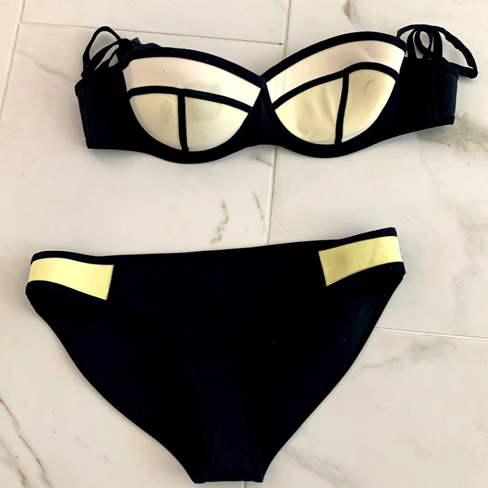 Used triangle swimsuit bottoms large top small